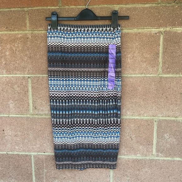 2 Piece Outfit CALVIN KLEIN Sleeveless Top AND Matty M Tube Skirt  Size XS - Picture 10 of 13